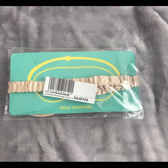 New Sleeping Eye Mask - Picture 3 of 3